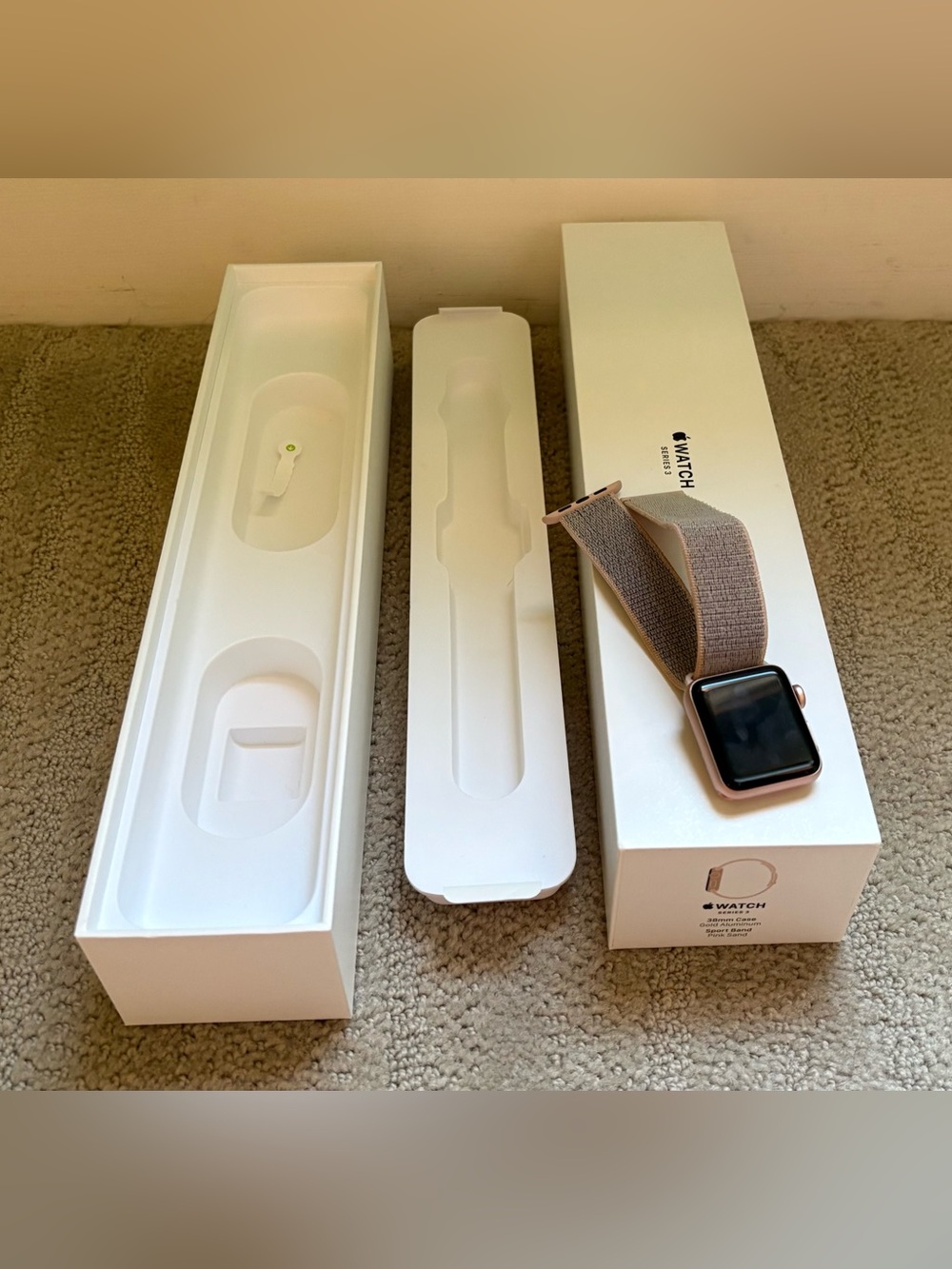 New Rose Gold Series 3 Apple Watch & Sports Band! - Picture 2 of 9